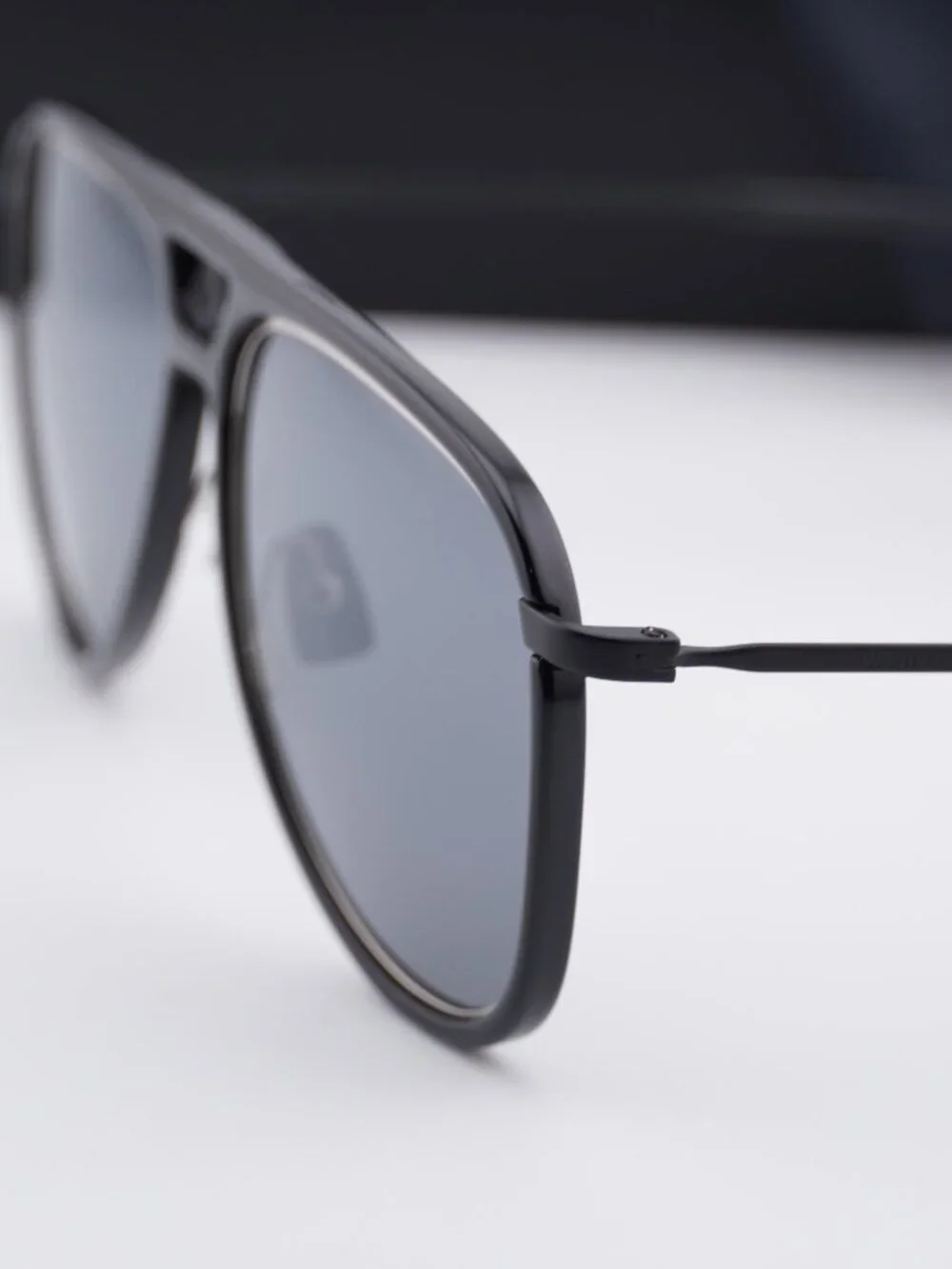 Saint Laurent CLASSIC 11R 002 Aviator Sunglasses - Black / Silver